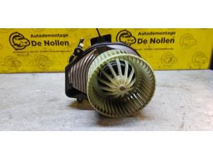 Gebruikte Kachel Bedieningspaneel Audi A4 Avant (B5) 1.9 TDI Prijs € 35,00 Margeregeling aangeboden door de Nollen autorecycling