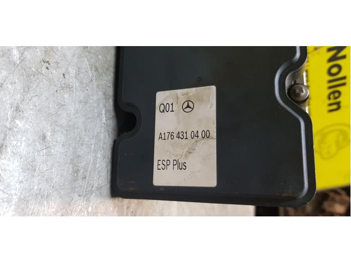 ABS Pomp van een Mercedes-Benz CLA (117.3) 2.0 AMG CLA-45 Turbo 16V 2018