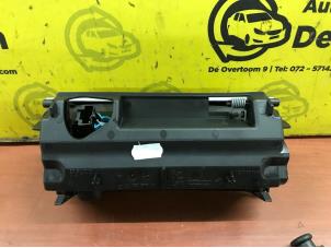 Gebruikte Asbak voor Peugeot 407 SW (6E) 1.6 HDi 16V Prijs € 12,10 Inclusief btw aangeboden door de Nollen autorecycling