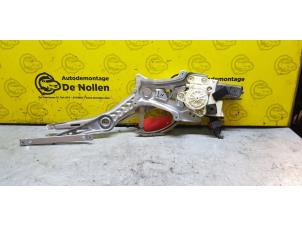 Gebruikte Raammechaniek 4Deurs links-voor Opel Vectra C Caravan 2.2 DIG 16V Prijs € 30,00 Margeregeling aangeboden door de Nollen autorecycling