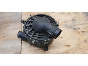Gebruikte Luchtfilterhuis Ford Ranger 3.2 TDCI 20V Prijs op aanvraag aangeboden door de Nollen autorecycling