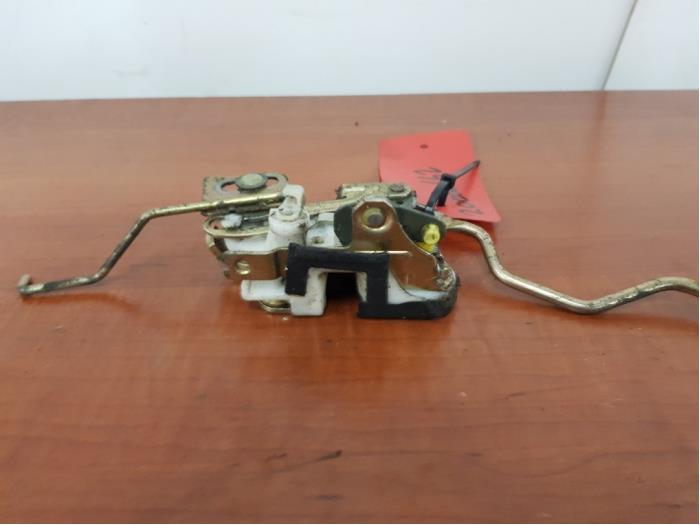 Deurslot Mechaniek 2Deurs rechts van een Hyundai H-1/H-200 2.5 Tdi 2006