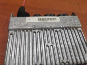Gebruikte Computer Motormanagement Renault Master II (FD/HD) 2.5 D Prijs € 75,00 Margeregeling aangeboden door de Nollen autorecycling