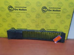 Gebruikte Grille Fiat 500 (312) 1.3 MJTD 16V Prijs € 48,40 Inclusief btw aangeboden door de Nollen autorecycling
