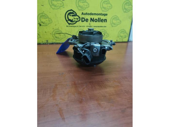 Gebruikte Waterpomp Landrover Discovery V (LR) 2.0 Td4 16V Prijs € 60,50 Inclusief btw aangeboden door autodemontage denollen