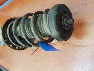 Gebruikte Schokdemper links-voor Opel Astra J GTC (PD2/PF2) 1.4 Turbo 16V ecoFLEX 120 Prijs € 125,00 Margeregeling aangeboden door de Nollen autorecycling