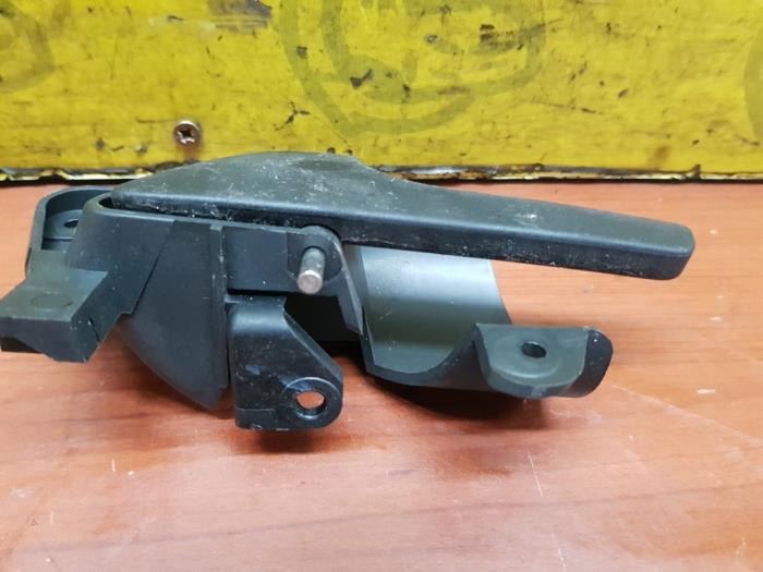 Gebruikte Diversen Volkswagen Transporter T5 2.0 TDI DRF Prijs € 20,00 Margeregeling aangeboden door autodemontage denollen