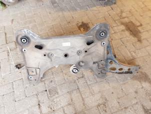 Gebruikte Subframe Renault Trafic New (FL) 2.0 dCi 16V 115 Prijs € 150,00 Margeregeling aangeboden door de Nollen autorecycling