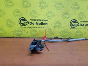 Gebruikte Slotmechaniek Achterklep Mini Mini (R56) 1.6 16V Cooper Prijs € 36,30 Inclusief btw aangeboden door de Nollen autorecycling