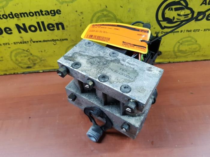 Gebruikte ABS Pomp Volvo 940 I Estate 2.3i (LPT) Polar Prijs € 142,00 Margeregeling aangeboden door autodemontage denollen