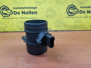 Gebruikte Luchtmassameter Volkswagen Golf IV (1J1) 2.3 V5 GTI Prijs € 30,00 Margeregeling aangeboden door de Nollen autorecycling