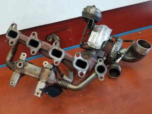Turbo van een Toyota Corolla Verso (R10/11) 2.2 D-4D 16V 2008