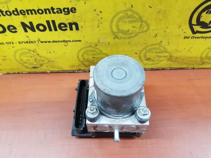 Gebruikte ABS Pomp Alfa Romeo 147 (937) Prijs € 57,00 Margeregeling aangeboden door autodemontage denollen