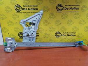 Gebruikte Ruitmechaniek 2Deurs rechts-voor Volkswagen Crafter 2.5 TDI 46/50 LWB Prijs op aanvraag aangeboden door de Nollen autorecycling