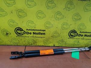 Gebruikte Set Gasdempers Achterklep Subaru Legacy Wagon (BH) 2.0 16V Prijs € 19,99 Margeregeling aangeboden door de Nollen autorecycling