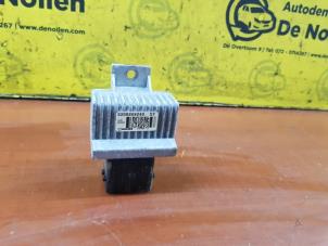 Gebruikte Voorgloei Relais Renault Master III (FV) 2.3 dCi 125 16V FWD Prijs € 24,20 Inclusief btw aangeboden door de Nollen autorecycling