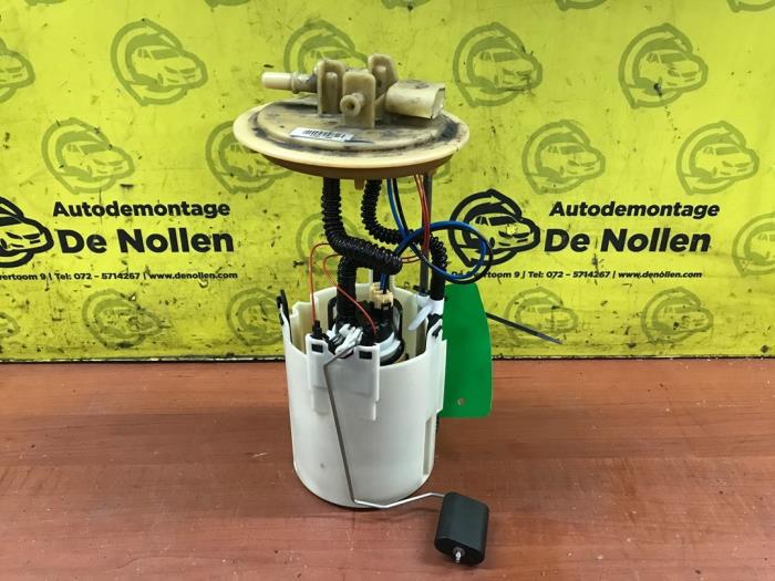 Gebruikte Tank element Pomp Mercedes Sprinter 3t (906.61) 210 CDI 16V Prijs op aanvraag aangeboden door autodemontage denollen