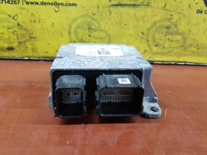 Gebruikte Airbag Module Ford Fiesta 6 (JA8) 1.0 EcoBoost 12V 100 Prijs € 50,00 Margeregeling aangeboden door autodemontage denollen