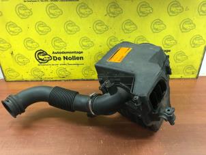 Gebruikte Luchtfilterhuis Ford Focus 3 1.0 Ti-VCT EcoBoost 12V 100 Prijs € 30,00 Margeregeling aangeboden door de Nollen autorecycling