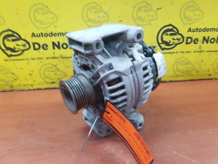 Gebruikte Dynamo Opel Zafira (F75) 2.2 16V Prijs € 40,00 Margeregeling aangeboden door autodemontage denollen