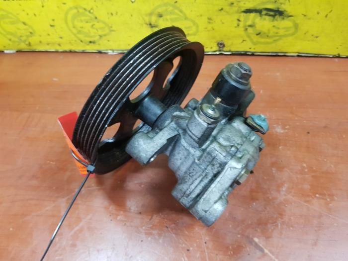Gebruikte Servopomp Volvo V40 (VW) 1.8i 16V Prijs € 40,00 Margeregeling aangeboden door autodemontage denollen