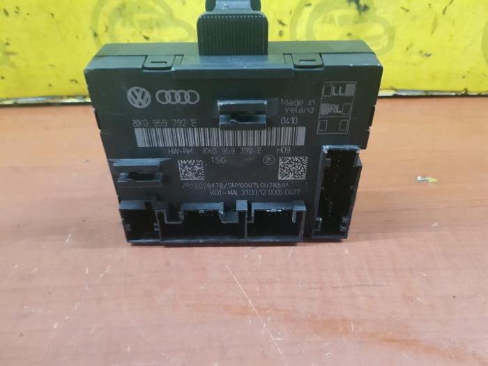 Computer Body Control Audi Q3 (8UB/8UG), 2011 / 2019 2.0 16V TFSI 170 Quattro, SUV, Benzine, 1.984cc, 125kW (170pk), 4x4, CCZC, 2011-06 / 2015-04 (Gebruikt)