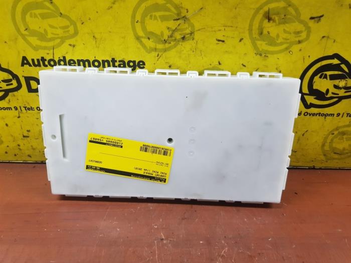Gebruikte Sam module Mini Mini (F55) 1.5 12V Cooper D Prijs € 200,00 Margeregeling aangeboden door autodemontage denollen
