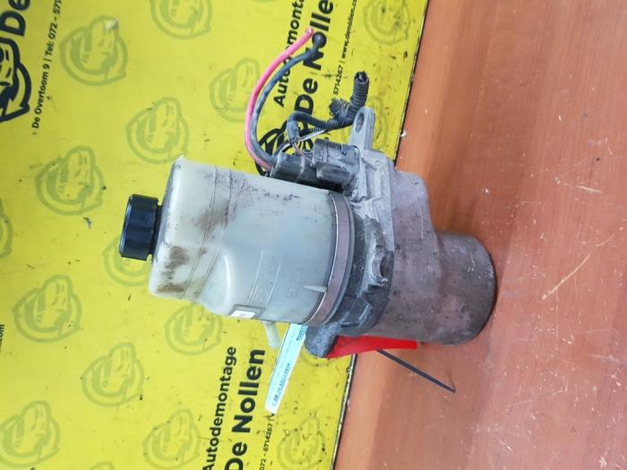 Gebruikte Pomp Servo Ford Focus C-Max 2.0 16V Prijs € 60,00 Margeregeling aangeboden door autodemontage denollen