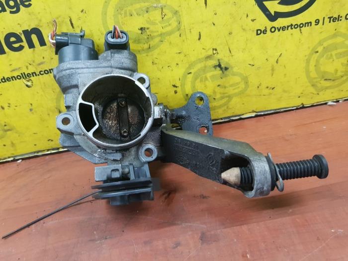 Gebruikte Gasklephuis Renault Twingo (C06) 1.2 Prijs € 25,00 Margeregeling aangeboden door autodemontage denollen