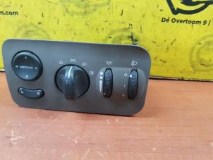 Gebruikte Licht Schakelaar Chrysler Voyager/Grand Voyager (RG/RS) 2.4 16V Prijs € 24,20 Inclusief btw aangeboden door de Nollen autorecycling