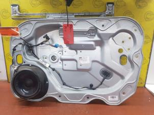 Gebruikte Raammechaniek 4Deurs rechts-voor Ford Focus C-Max 2.0 16V Prijs € 45,00 Margeregeling aangeboden door de Nollen autorecycling