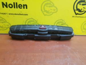 Gebruikte Schakelaar Paniekverlichting Mercedes Vito (639.6) 2.2 111 CDI 16V Prijs op aanvraag aangeboden door de Nollen autorecycling