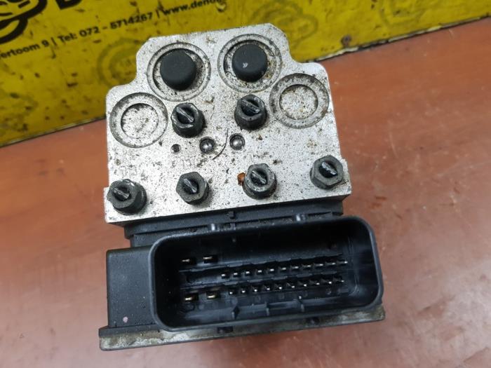 Gebruikte ABS Pomp Opel Vectra C Caravan 3.2 V6 24V Prijs € 38,00 Margeregeling aangeboden door autodemontage denollen