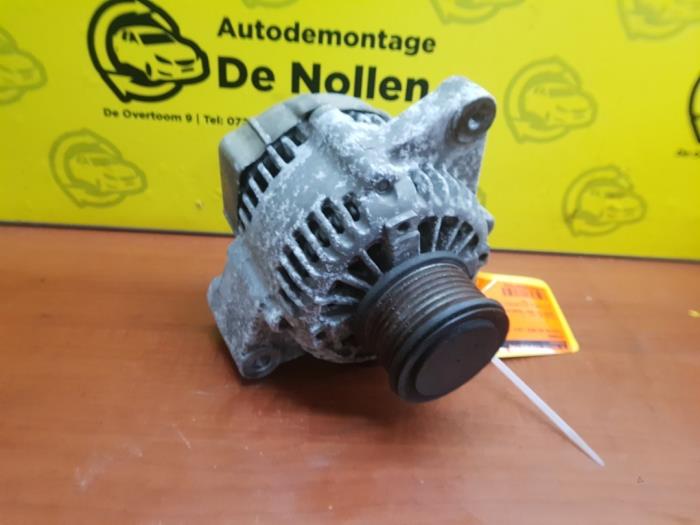 Gebruikte Dynamo Toyota HiAce II 2.5 D4-D 117 Prijs € 75,00 Margeregeling aangeboden door autodemontage denollen