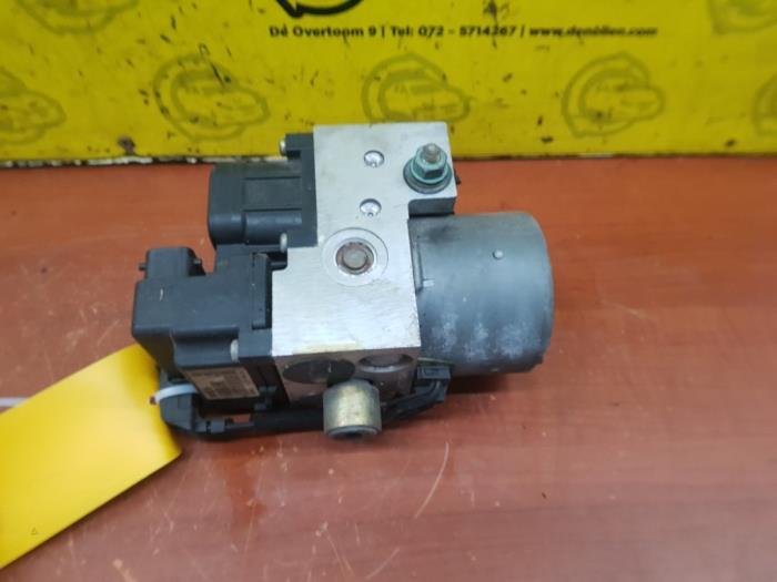 Gebruikte ABS Pomp Volkswagen Passat Variant (3B5) 1.8 20V Prijs € 48,00 Margeregeling aangeboden door autodemontage denollen