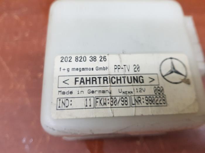Gebruikte Computer Diversen Mercedes S (W220) 3.2 S-320 18V Prijs € 50,00 Margeregeling aangeboden door autodemontage denollen