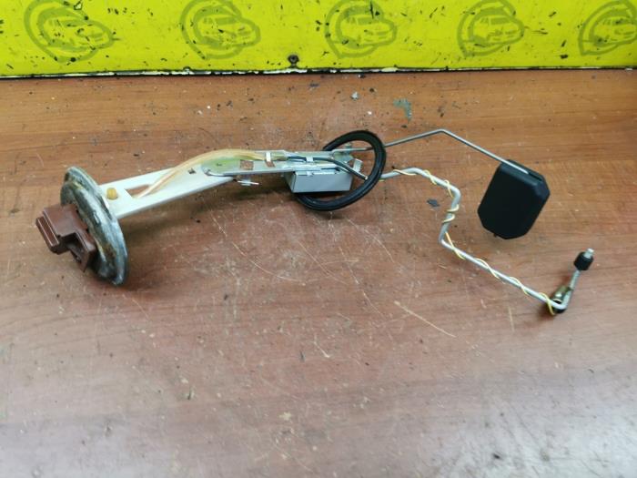 Gebruikte Tank element Pomp Ford Mondeo III 2.0 16V Prijs € 40,00 Margeregeling aangeboden door autodemontage denollen