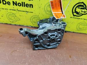 Gebruikte Oliepomp Volkswagen Golf VII (AUA) 2.0 GTD 16V Prijs € 175,00 Margeregeling aangeboden door de Nollen autorecycling