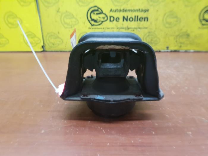 Motorsteun van een Citroën C4 Berline (NC) 1.4 16V VTi 2013