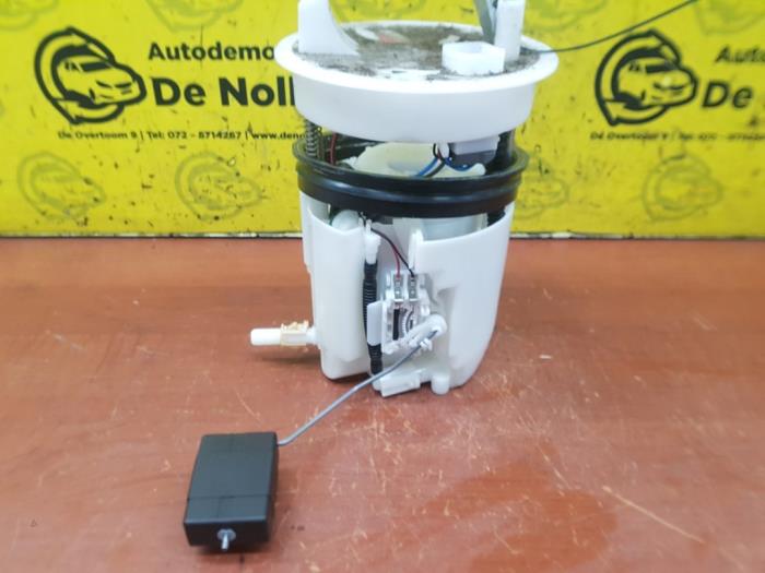 Gebruikte Benzinepomp Toyota GT 86 (ZN) 2.0 16V Prijs € 80,00 Margeregeling aangeboden door autodemontage denollen
