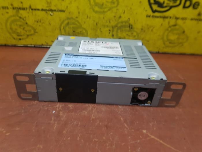 Gebruikte Radio module Renault Kadjar (RFEH) 1.2 Energy TCE 130 Prijs € 300,00 Margeregeling aangeboden door autodemontage denollen