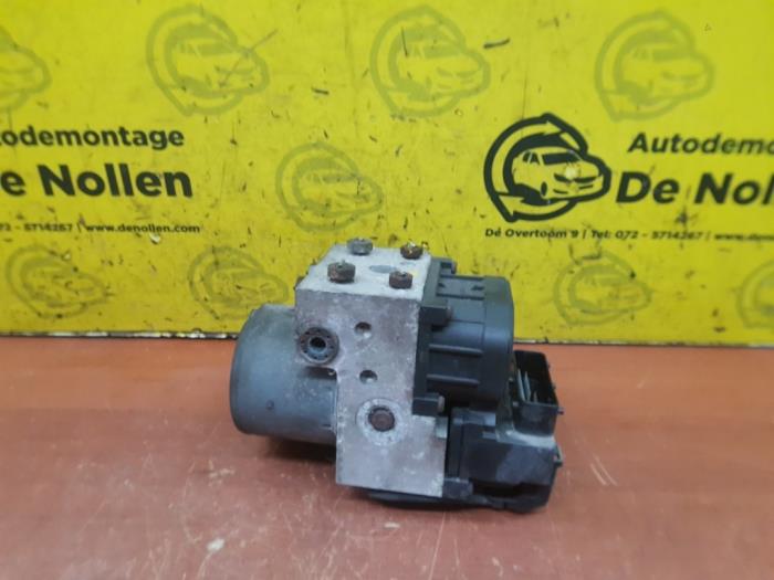 Gebruikte ABS Pomp MG ZR 1.4 16V 105 Prijs € 142,00 Margeregeling aangeboden door autodemontage denollen