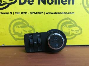 Gebruikte Licht Schakelaar Opel Mokka/Mokka X 1.4 Turbo 16V 4x2 Prijs op aanvraag aangeboden door de Nollen autorecycling
