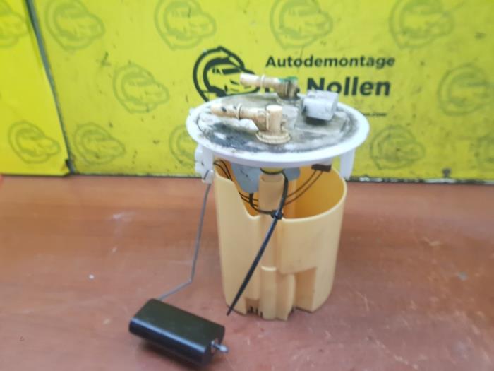 Gebruikte Tank element Pomp Dacia Sandero I (BS) 1.5 dCi 70 Prijs op aanvraag aangeboden door autodemontage denollen