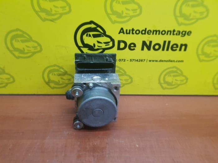 Gebruikte ABS Pomp Dacia Sandero I (BS) 1.5 dCi 70 Prijs € 48,00 Margeregeling aangeboden door autodemontage denollen