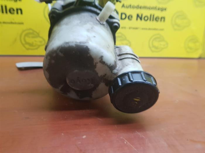 Gebruikte Servopomp Dacia Sandero I (BS) 1.5 dCi 70 Prijs € 50,00 Margeregeling aangeboden door autodemontage denollen