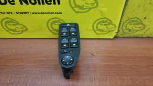 Gebruikte Schakelaar Elektrisch Raam BMW 5 serie Touring (E39) 525i 24V Prijs € 30,00 Margeregeling aangeboden door de Nollen autorecycling