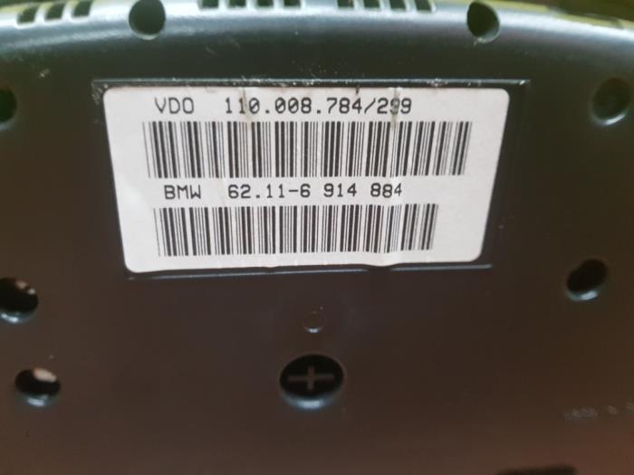 Kilometerteller KM van een BMW 5 serie Touring (E39) 525i 24V 2002