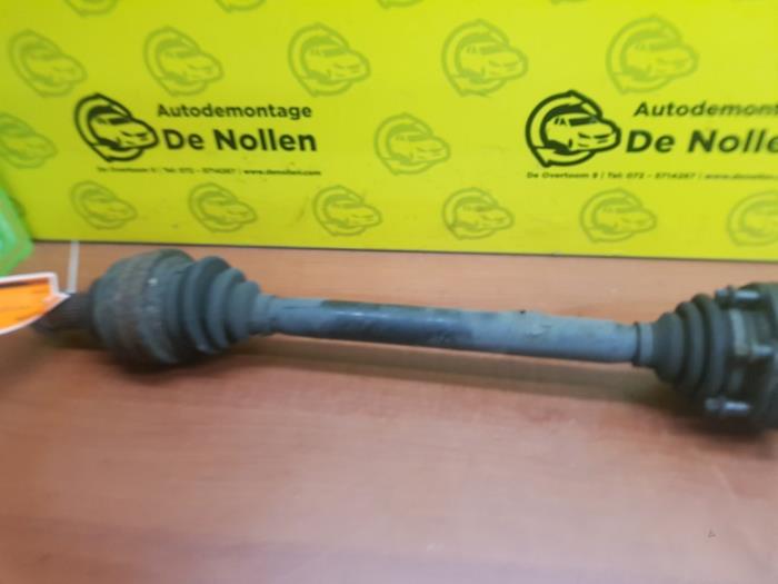 Gebruikte Aandrijfas rechts-achter BMW 5 serie Touring (E39) 525i 24V Prijs € 30,00 Margeregeling aangeboden door autodemontage denollen