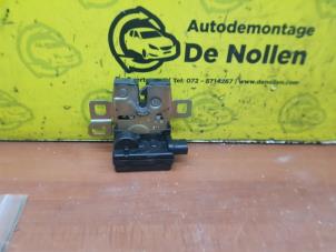 Gebruikte Achterklep Slotmechaniek Mini Mini Cooper S (R53) 1.6 16V Works Prijs € 30,00 Margeregeling aangeboden door de Nollen autorecycling